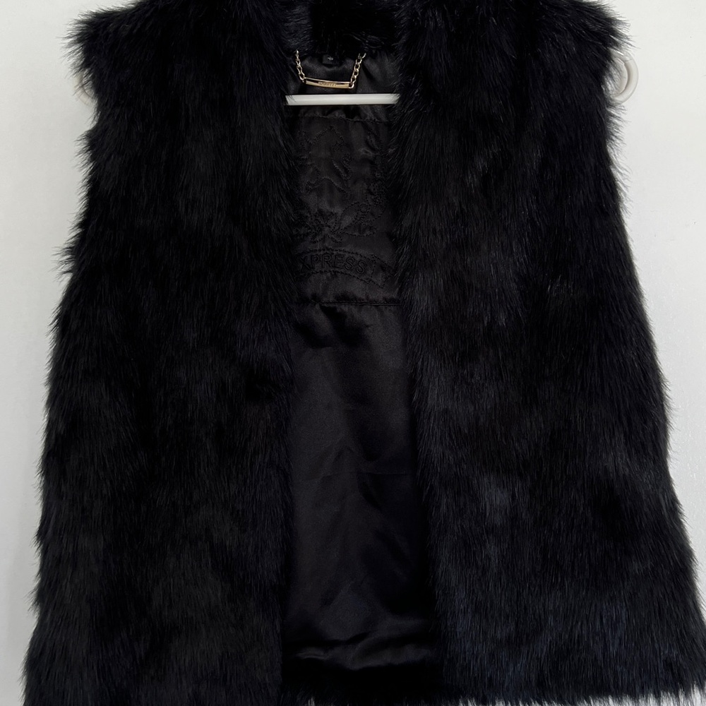 Express faux fur black vest size XS never worn